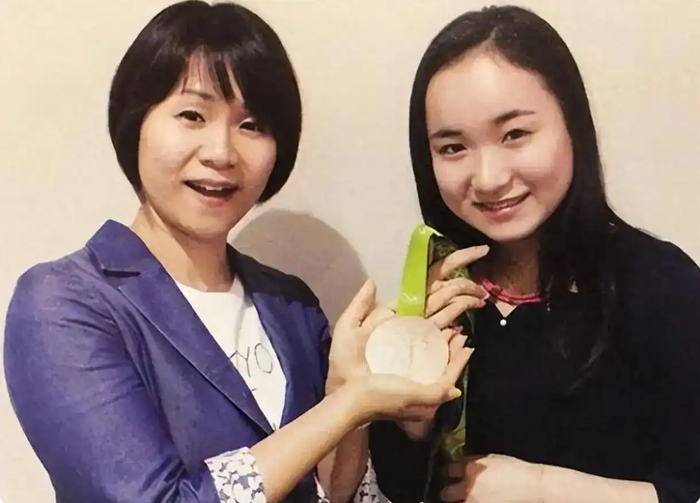 leyu官网-伊藤美诚妈妈上任,亮相新岗位,日本队批准,曾给莎莎做饭团|伊藤美乃莉|肖莎|乒乓球|孙颖莎|多哈球星挑战赛_新浪体育_新浪新闻