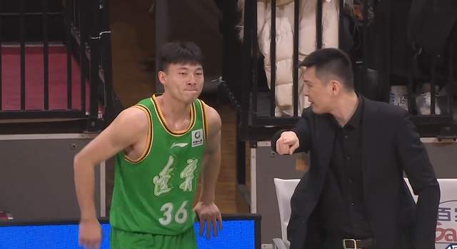 乐鱼体育-30分惨负广东!杨鸣回怼记者:不清楚你这个问题到底想表达什么?