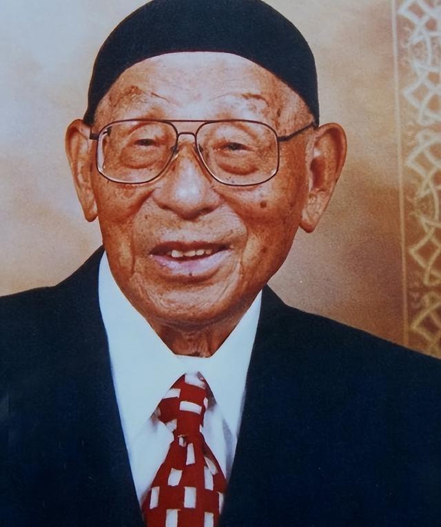 leyu官网-张学良到了晚年才吐露心声:我这辈子从来不信迷信,然而在老虎厅除掉杨宇霆之后,我却不得不改变想法